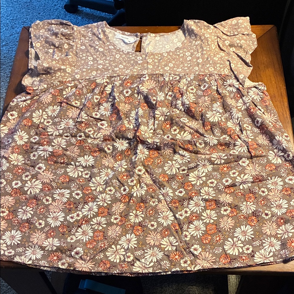 Maurices Woman’s Floral Print Top - Brown and White XL Worn once